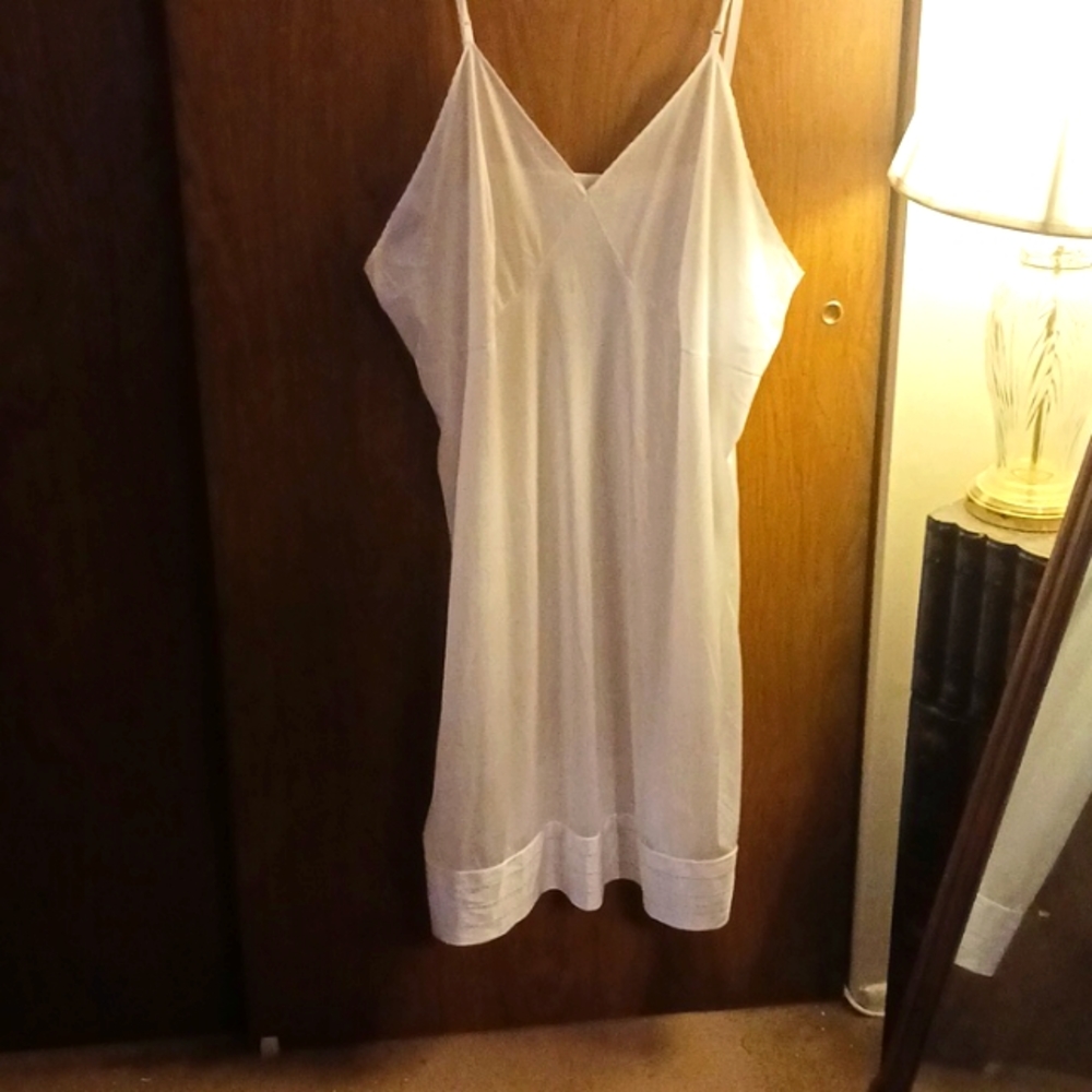 VELROSE NIGHTGOWN, SIZE 56, 100% NYLON, VALENTINES DAY